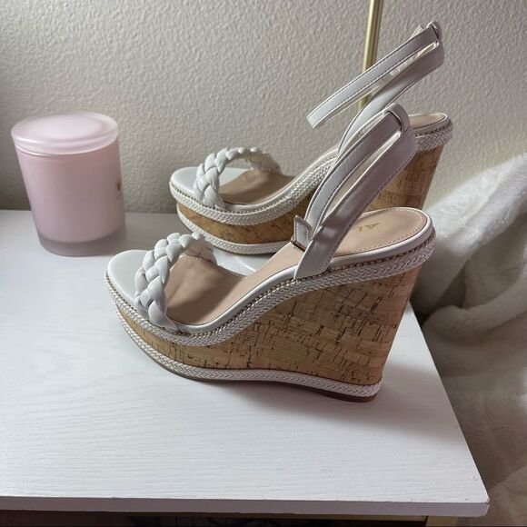 ALDO Wedge Sandals in White NEVER WORN-Size 8 - Picture 4 of 13